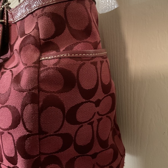 Vintage Coach Signature Burgundy Jacquard Tote Bag - Picture 5 of 11